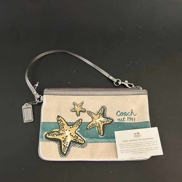 COACH BEACH STARFISH LARGE FLAT WRISTLET BEIGE TURQUOISE NWOT - Picture 1 of 12